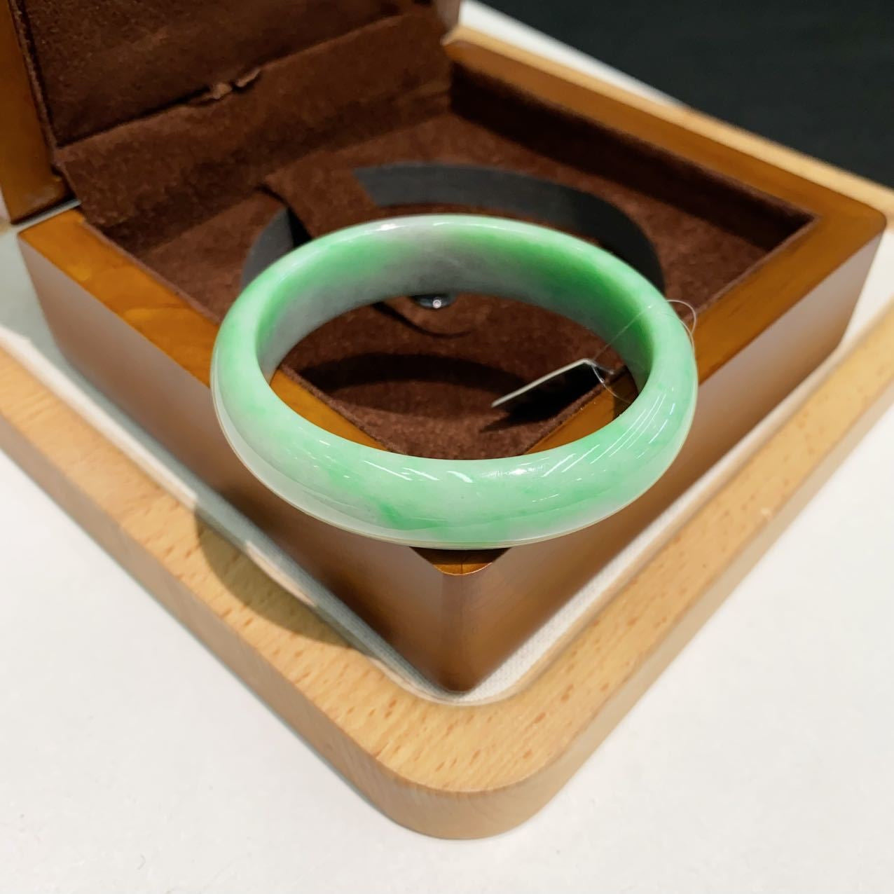 翡翠 Bangle