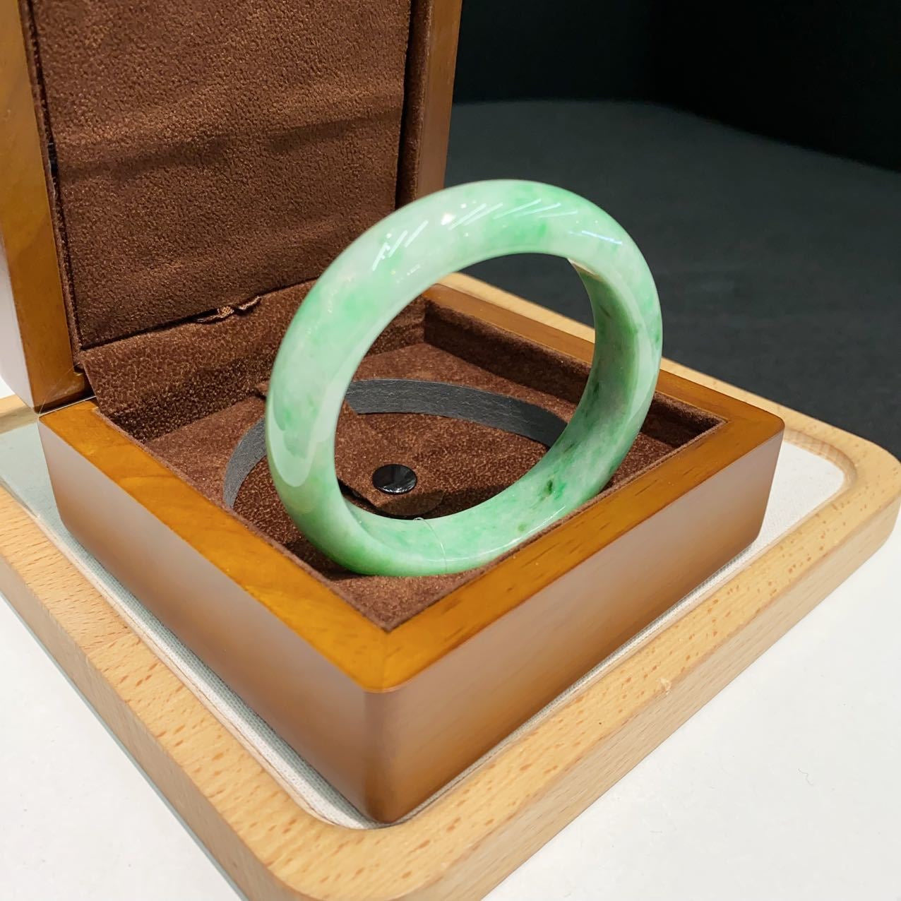 翡翠 Bangle
