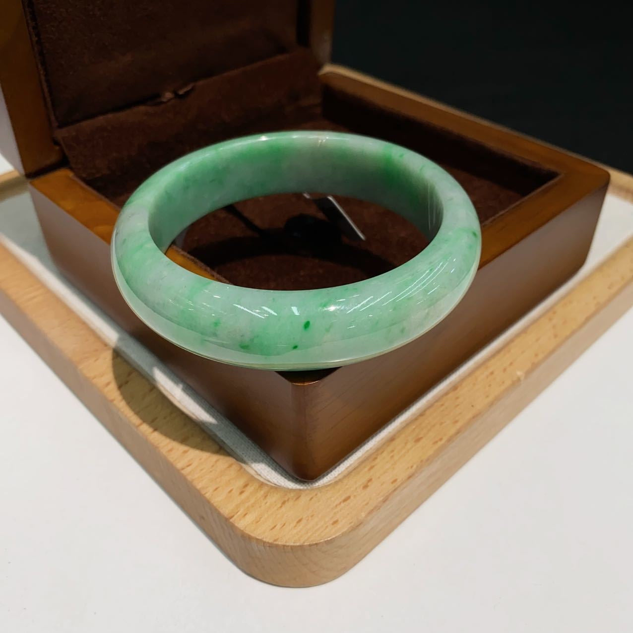 翡翠 Bangle