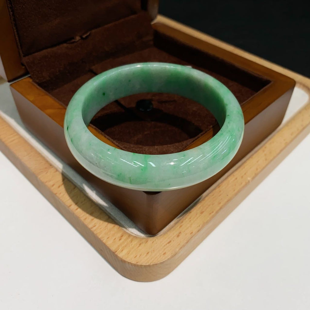 翡翠 Bangle