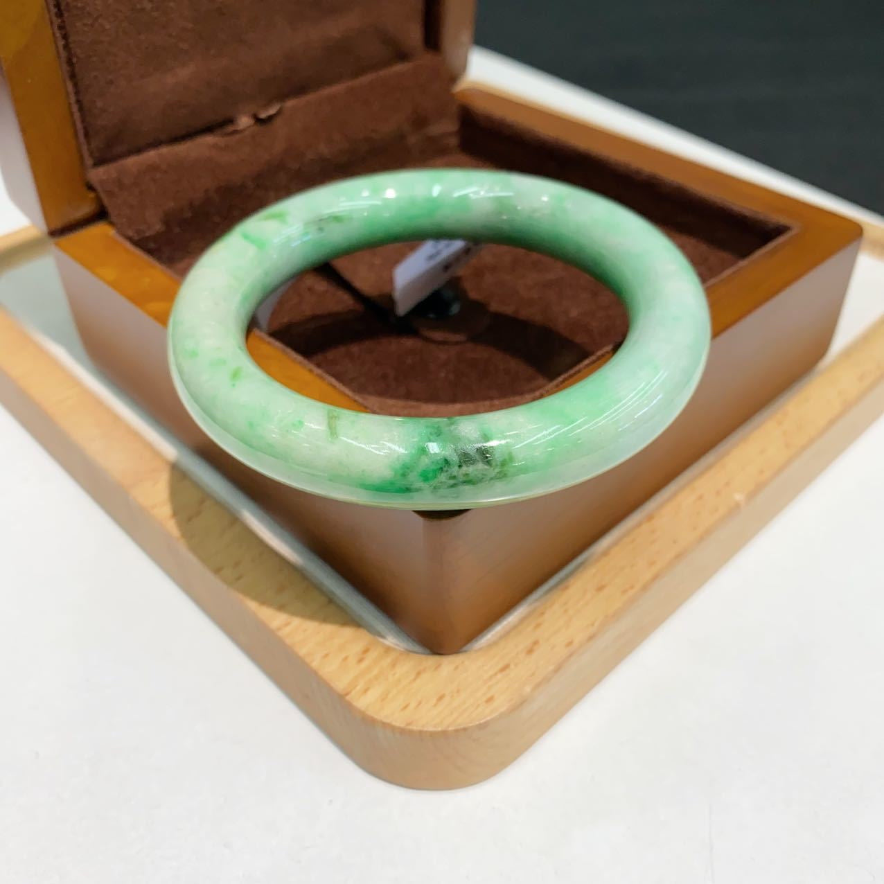 翡翠 Bangle