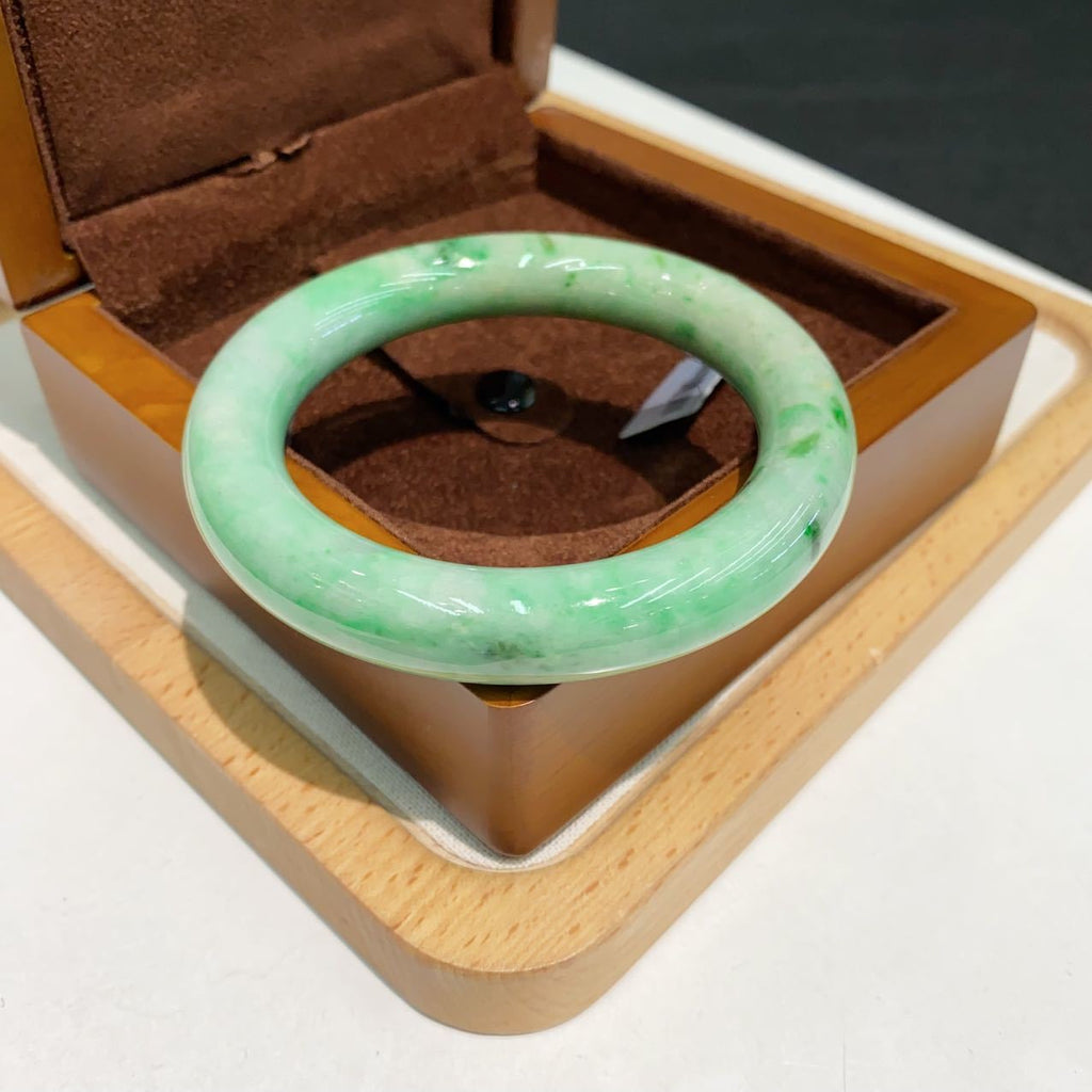 翡翠 Bangle