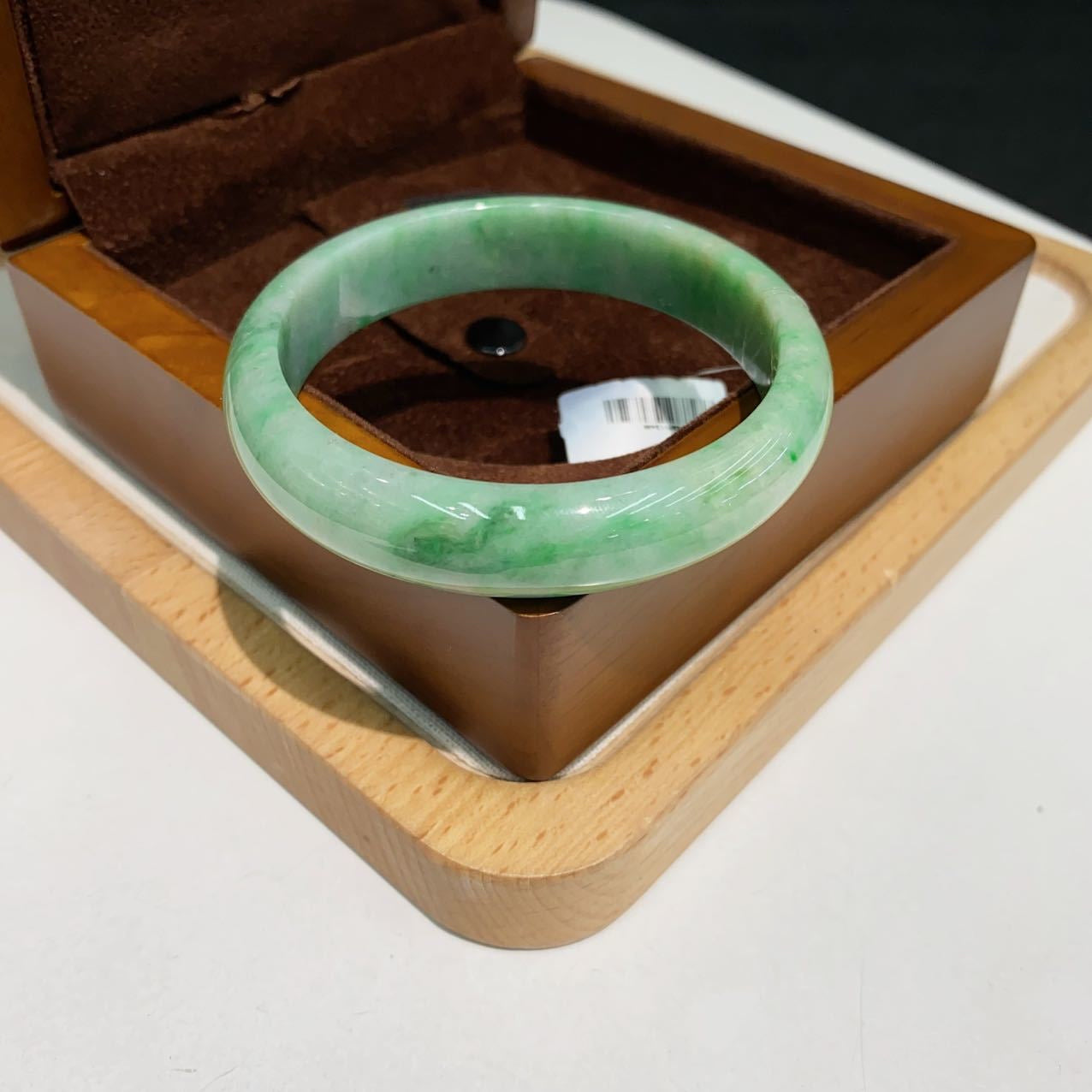 翡翠 Bangle
