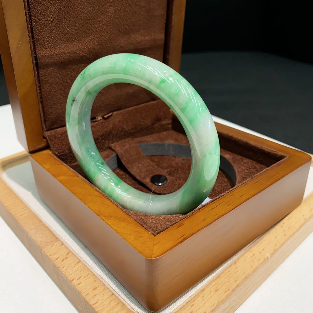 翡翠 Bangle