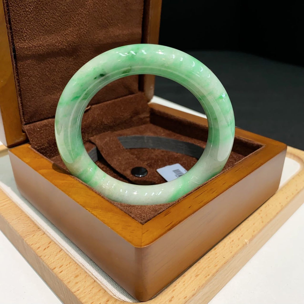 翡翠 Bangle