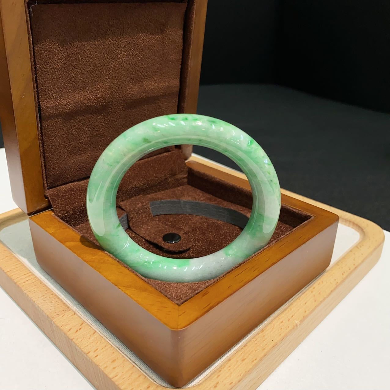 翡翠 Bangle