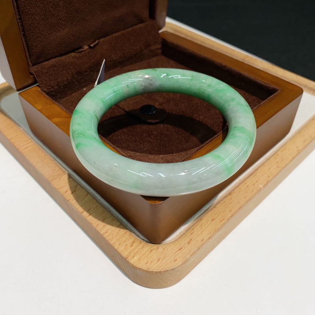 翡翠 Bangle