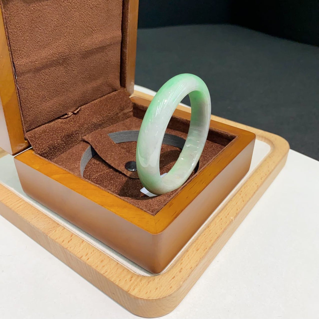 翡翠 Bangle