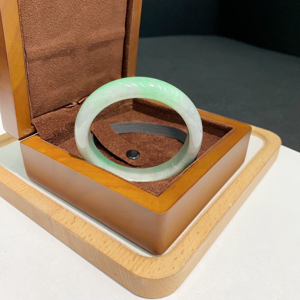 翡翠 Bangle