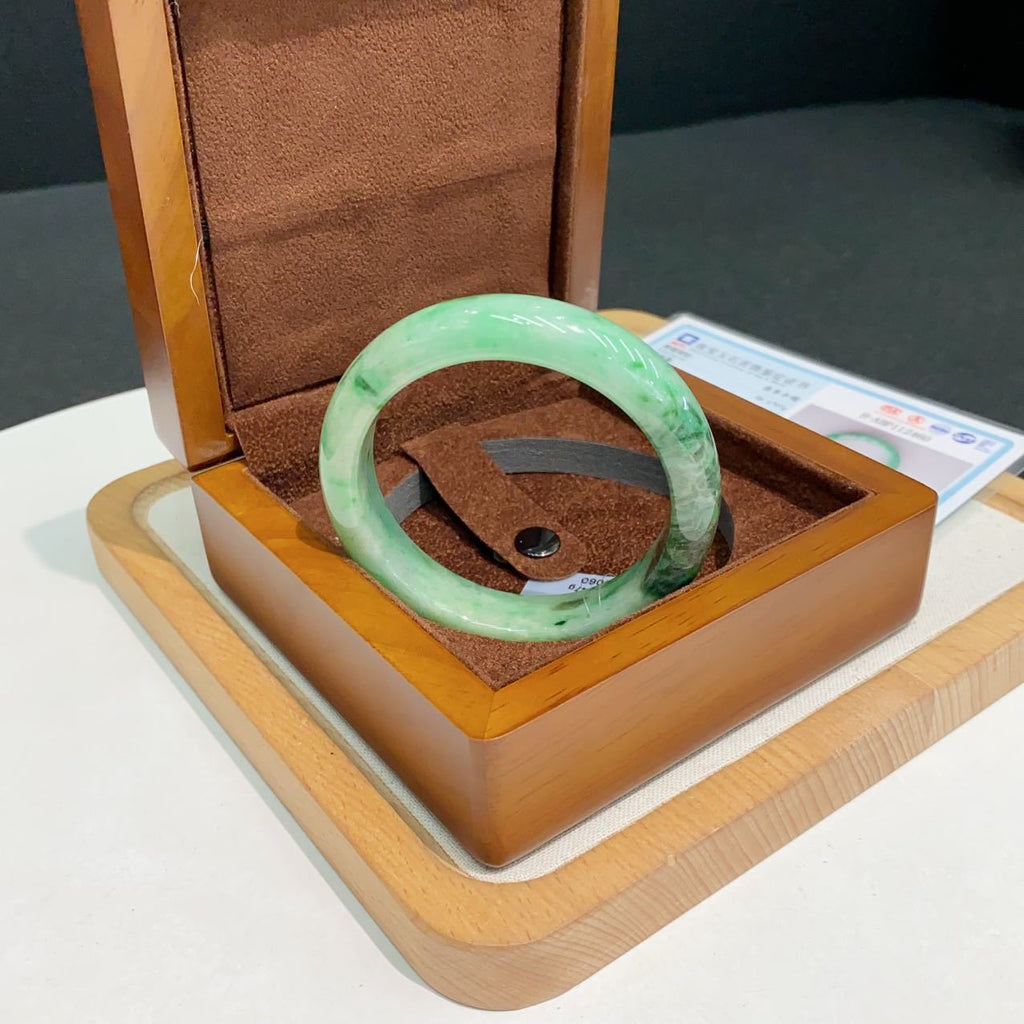 翡翠 Bangle