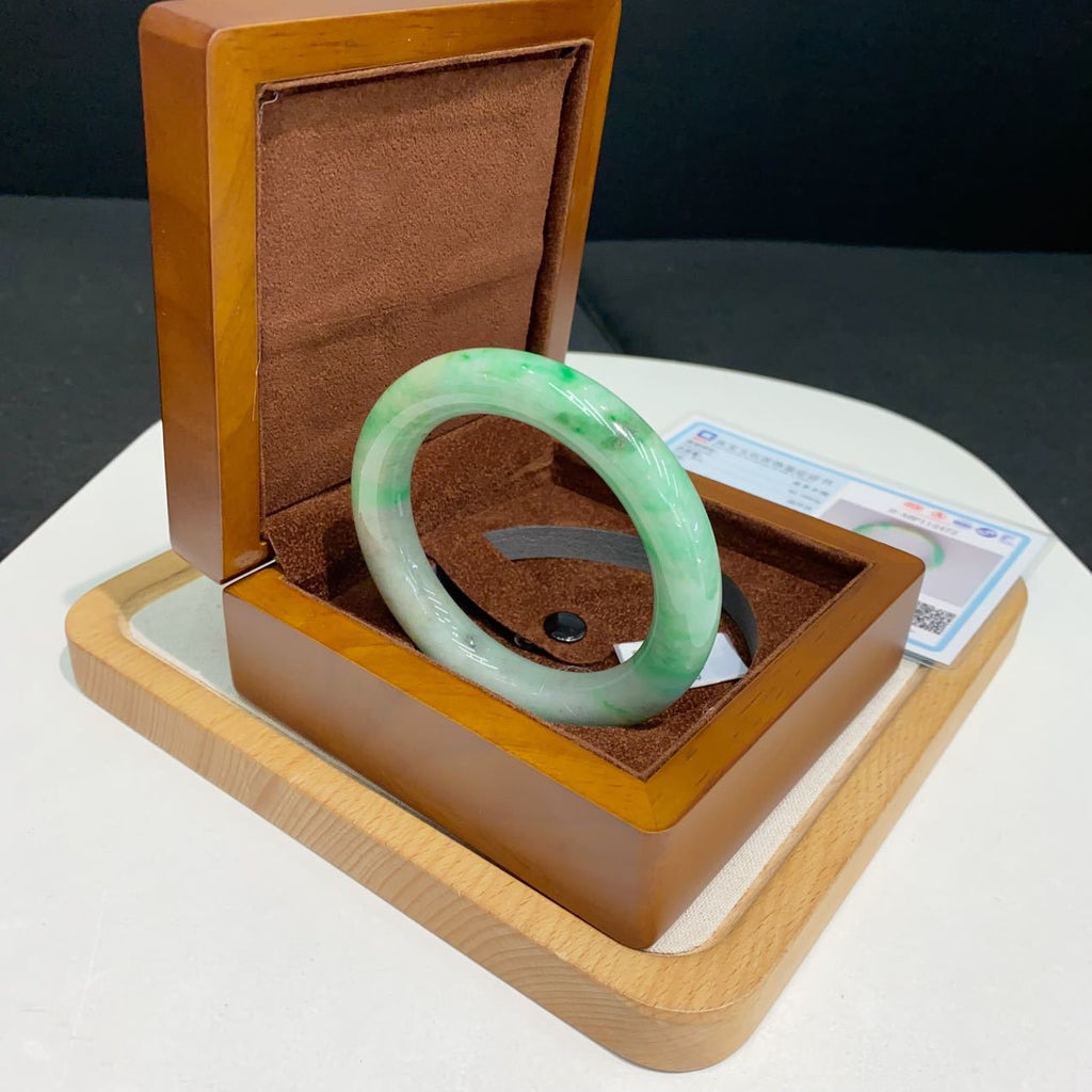 翡翠 Bangle
