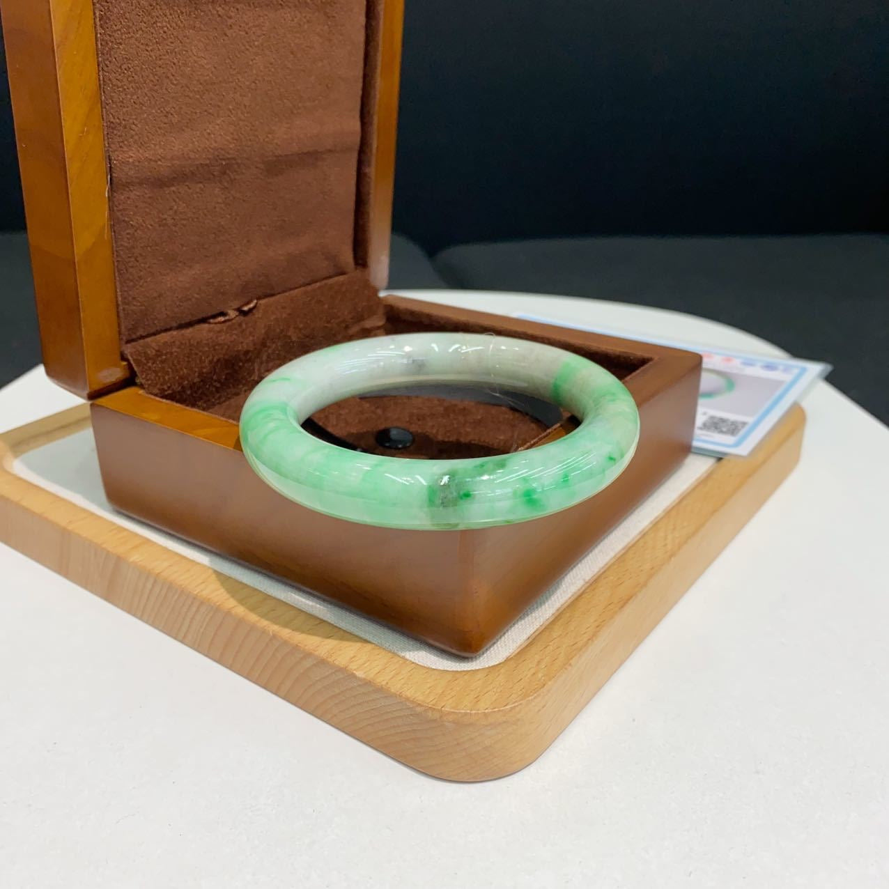 翡翠 Bangle