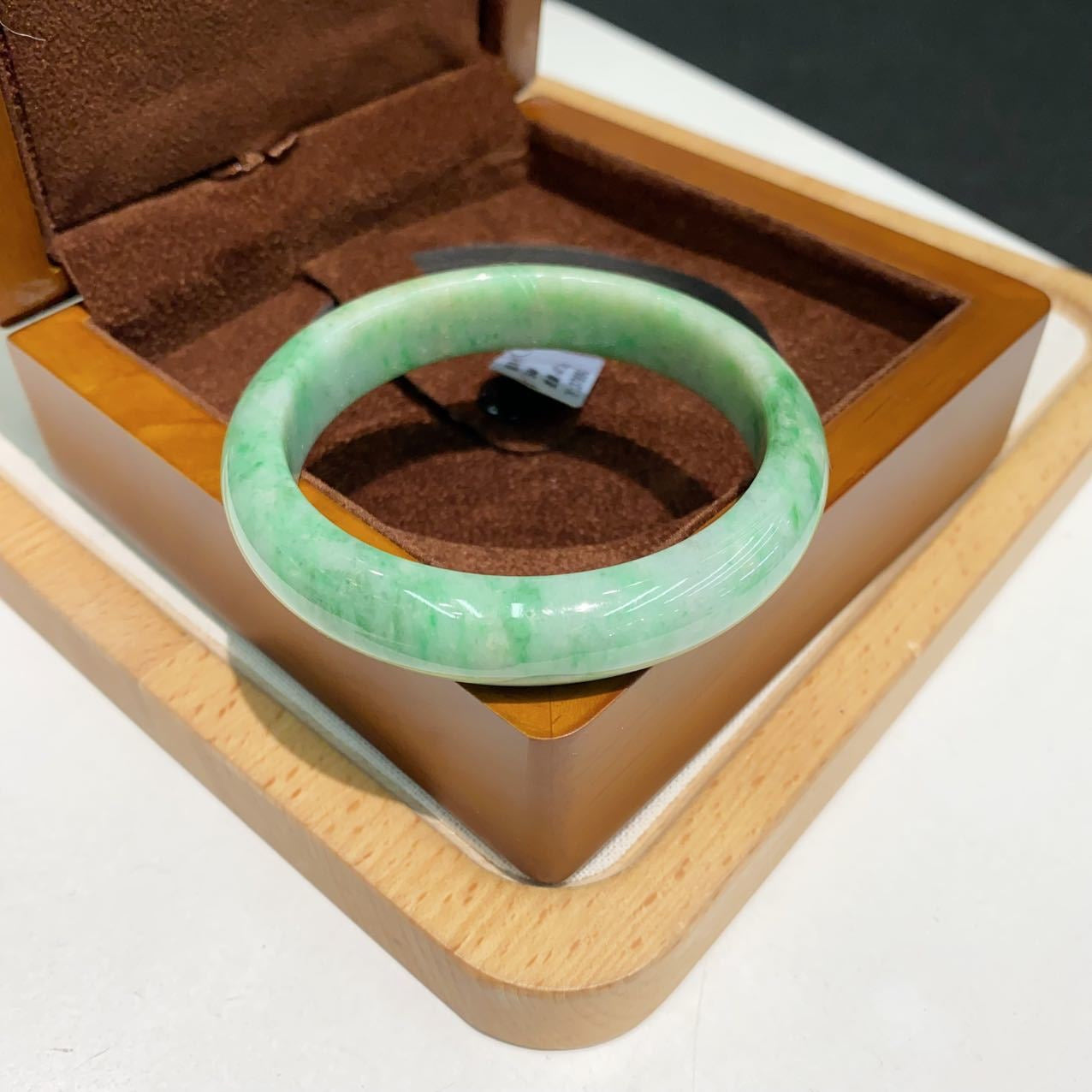 翡翠 Bangle