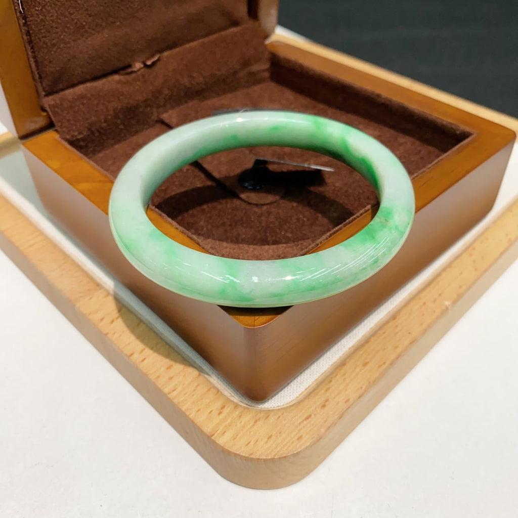 翡翠 Bangle