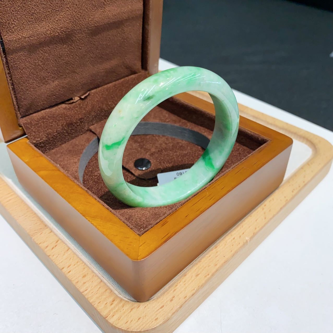 翡翠 Bangle