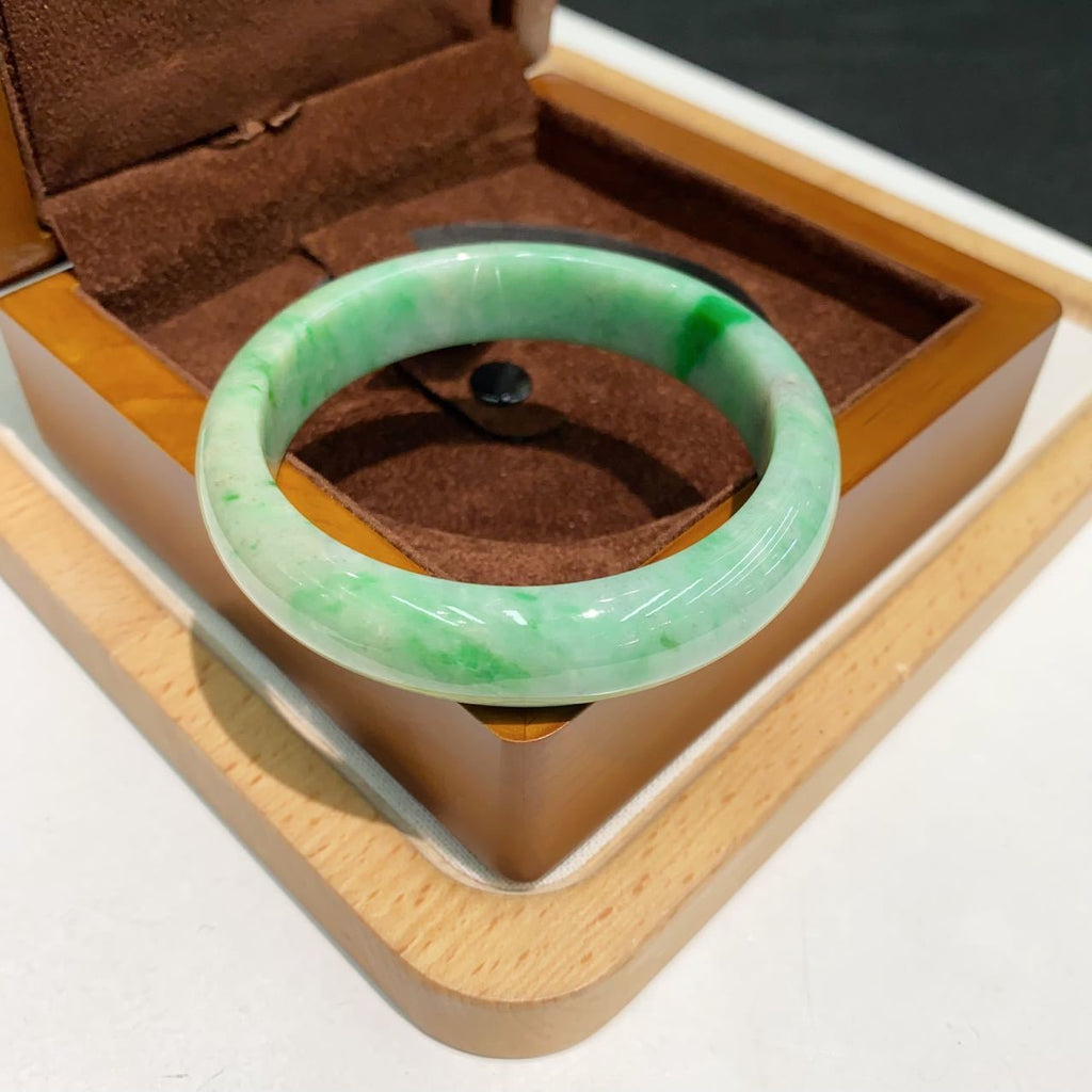 翡翠 Bangle
