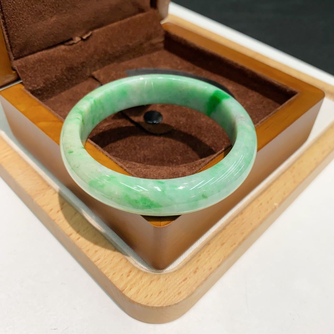 翡翠 Bangle