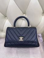 Chanel Messenger bag 24×10×14 A92990-B06818-94305