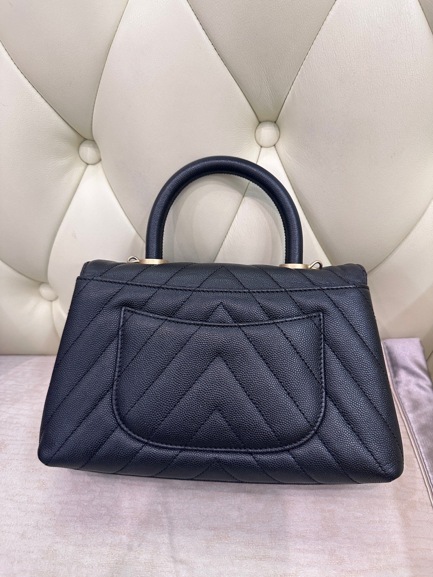 Chanel Messenger bag 24×10×14 A92990-B06818-94305
