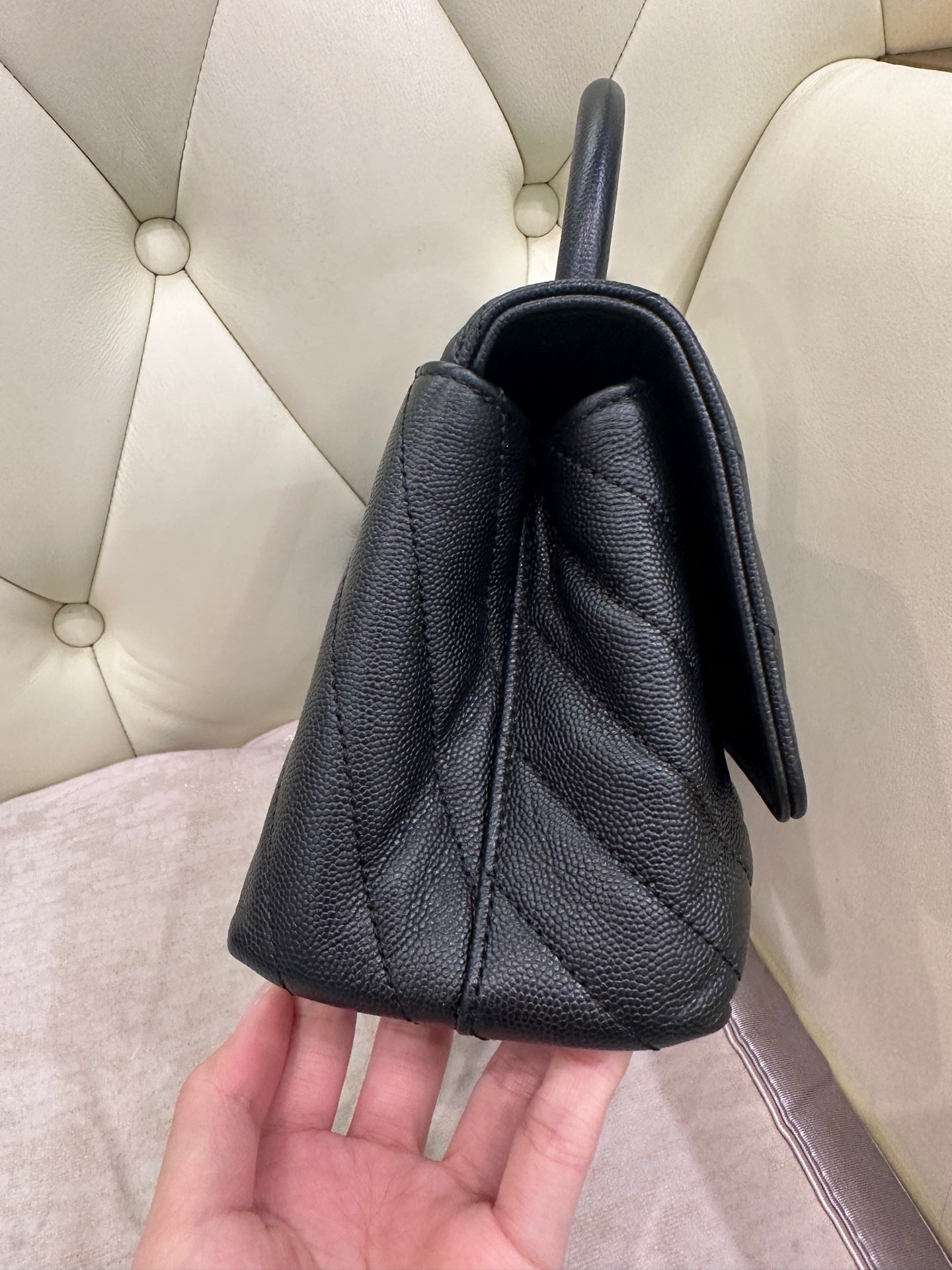 Chanel Messenger bag 24×10×14 A92990-B06818-94305