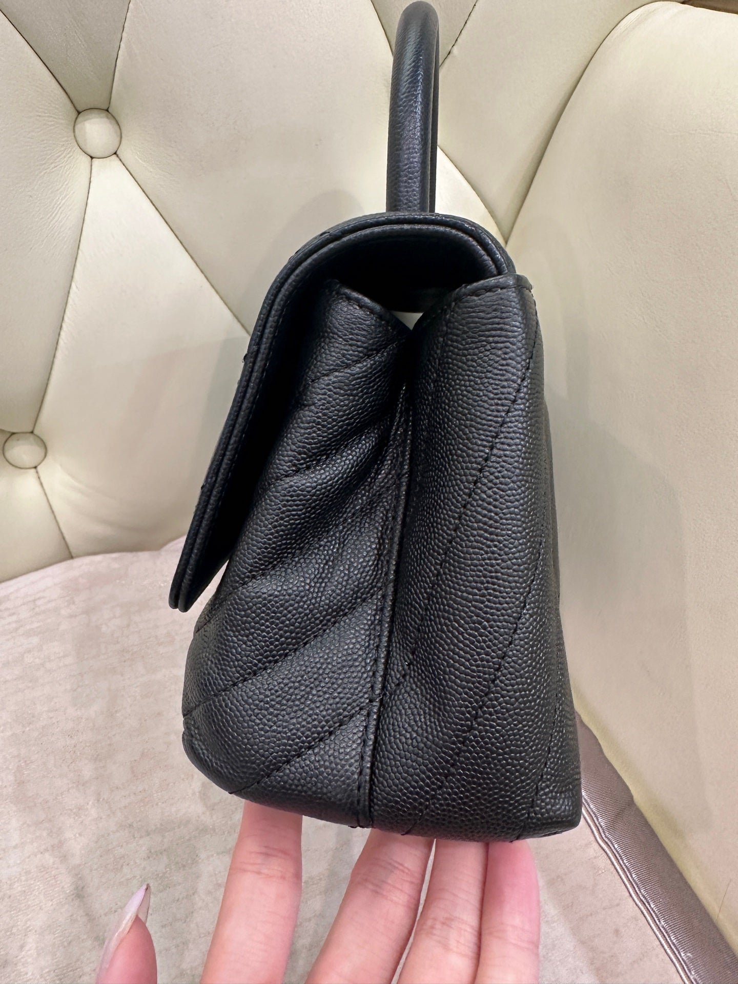 Chanel Messenger bag 24×10×14 A92990-B06818-94305
