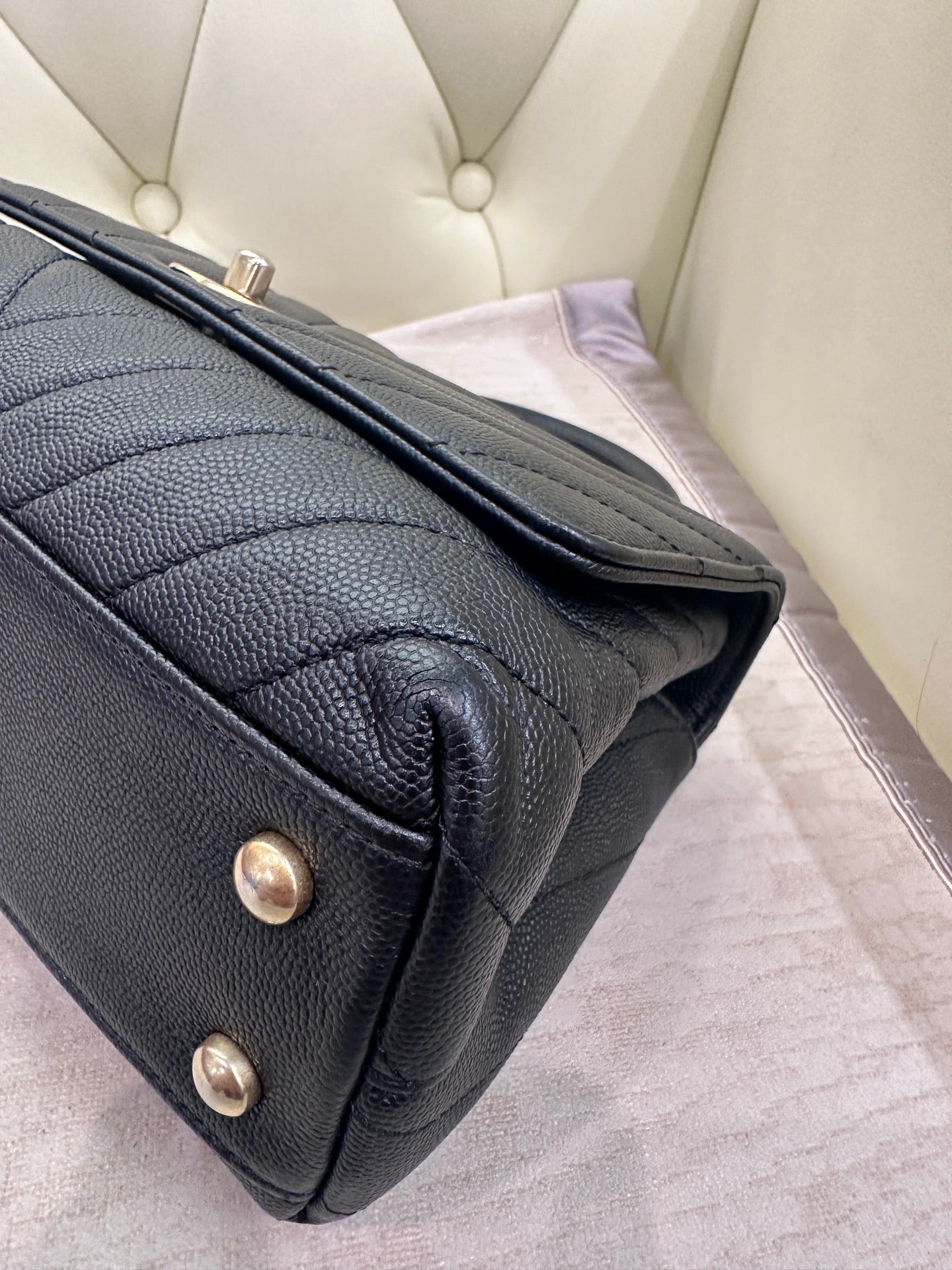 Chanel Messenger bag 24×10×14 A92990-B06818-94305