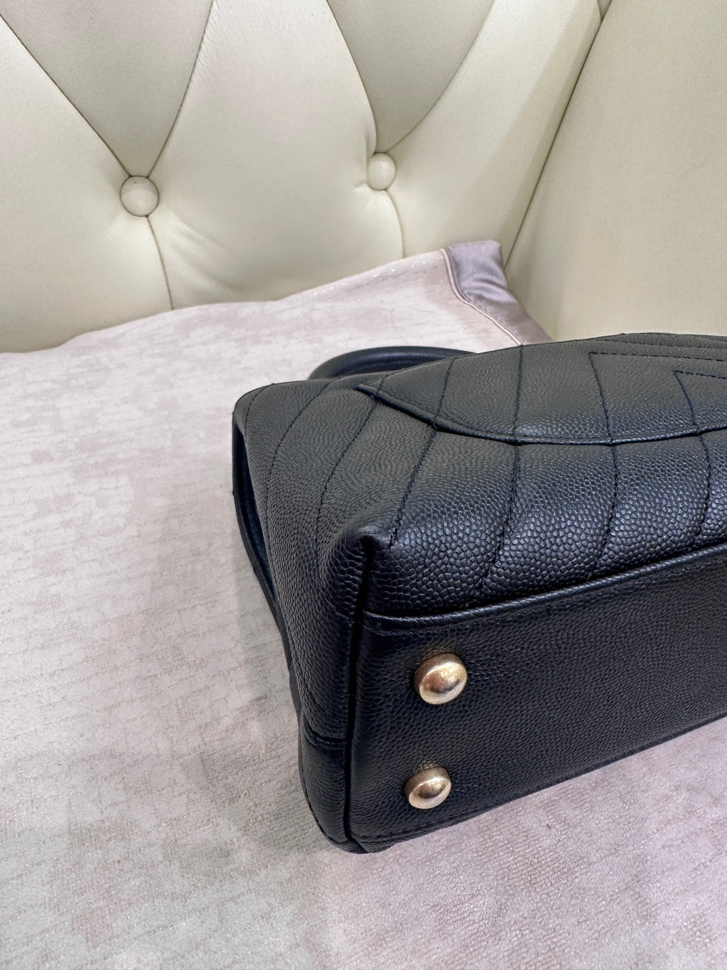 Chanel Messenger bag 24×10×14 A92990-B06818-94305