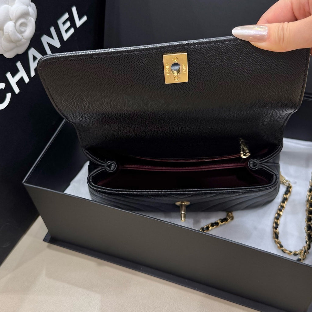 Chanel Messenger bag 24×10×14 A92990-B06818-94305