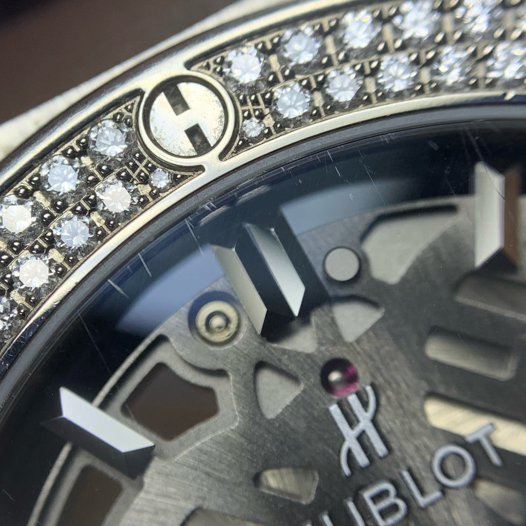 Hublot Classic Fusion Collection 45 millimeters 515.NX.0170.LR.1104