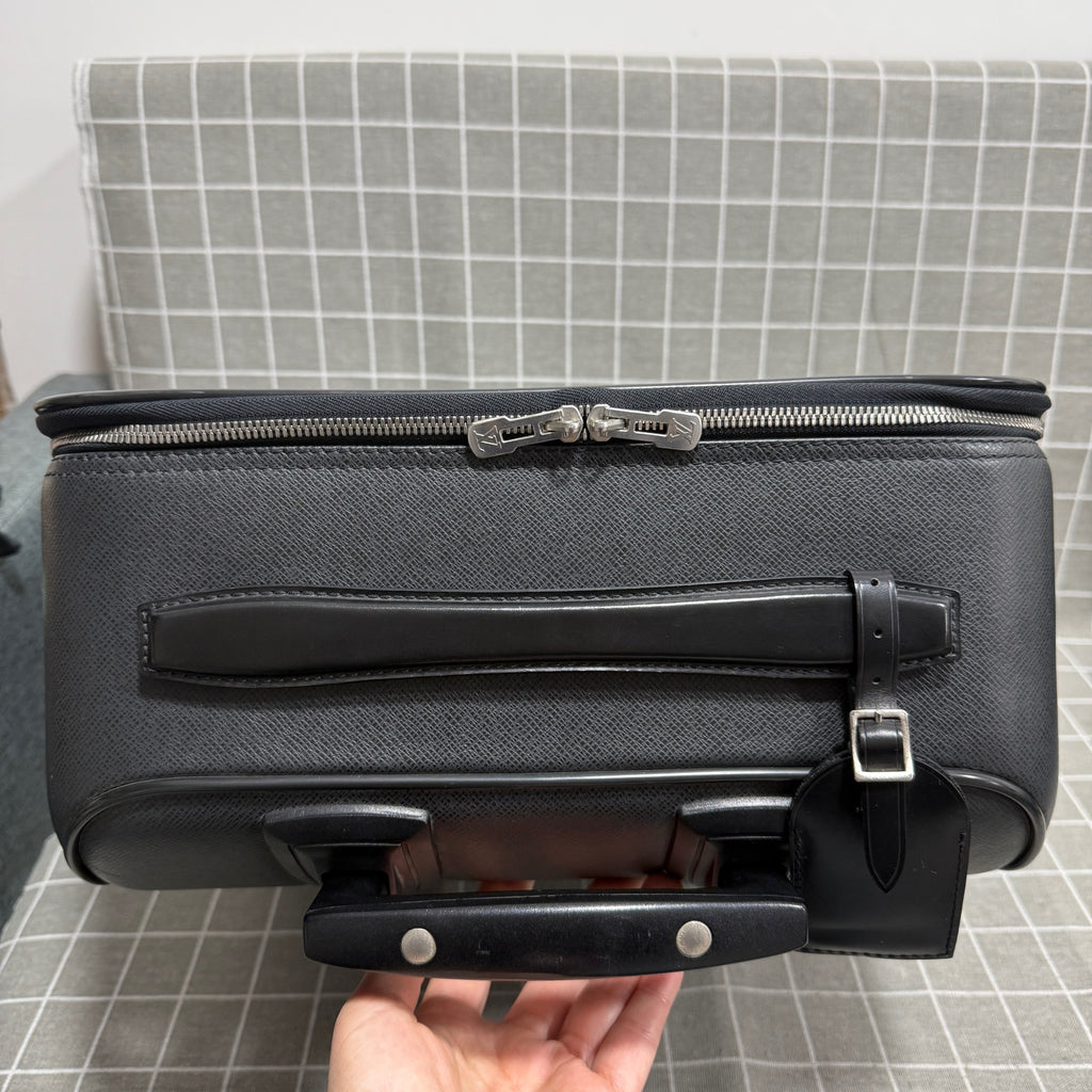 Louis Vuitton M32724
