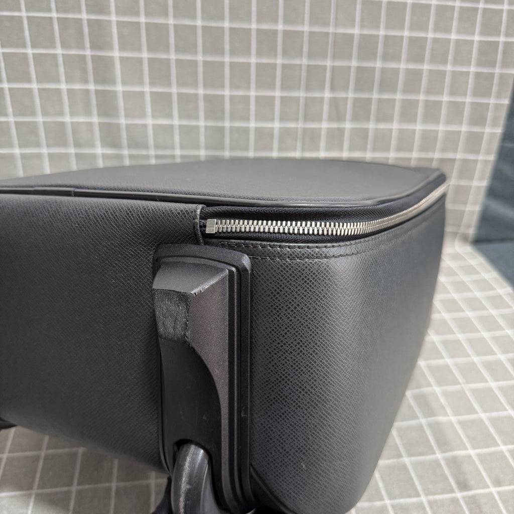 Louis Vuitton M32724