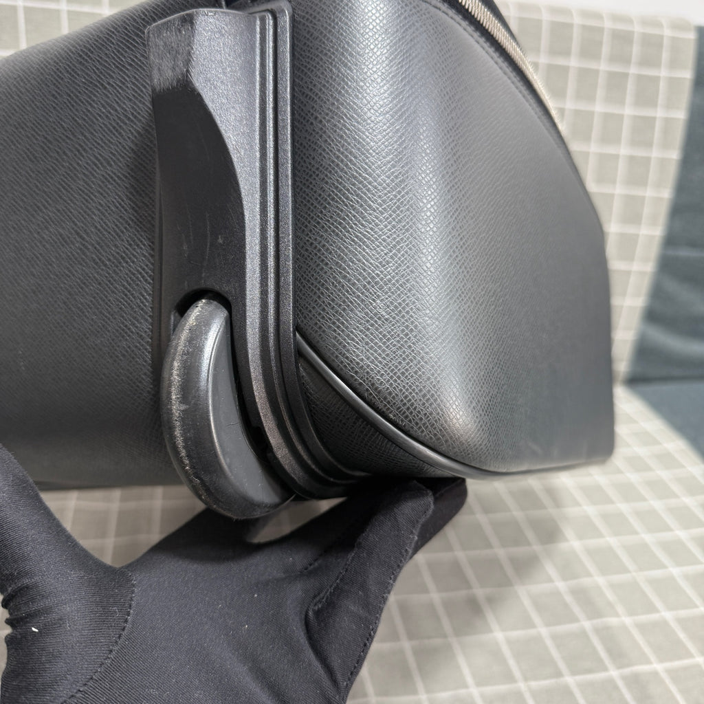 Louis Vuitton M32724