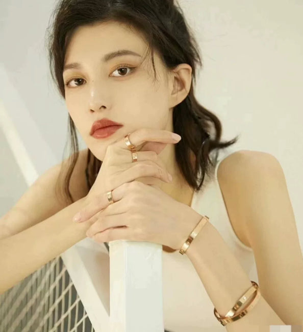 Cartier LOVE earrings Rose gold Bangle B8028200