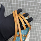 Louis Vuitton Canvas Tote N40604
