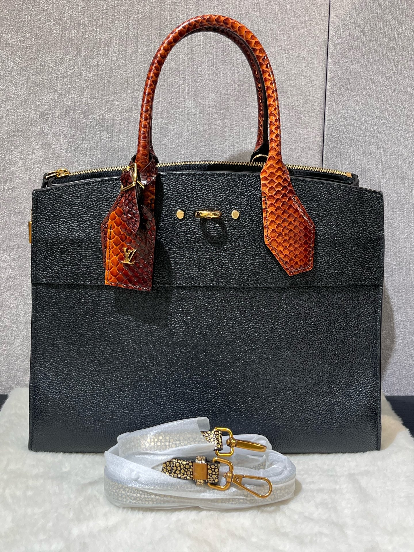 Louis Vuitton N94724