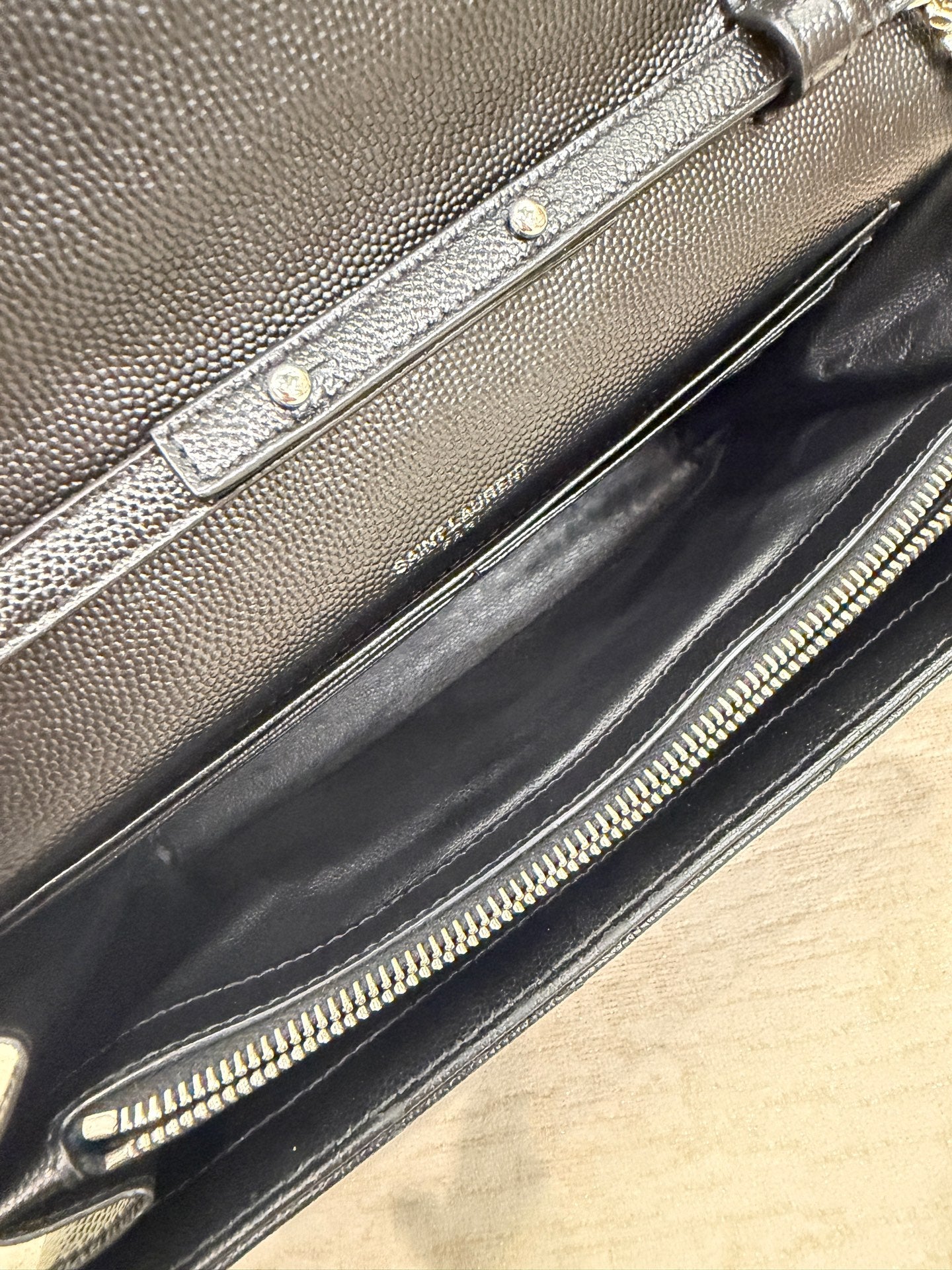 Saint laurent MATELASSE Mini Bag Crossbody 22.5 x 14 x 4 centimeters 377828BOW021000
