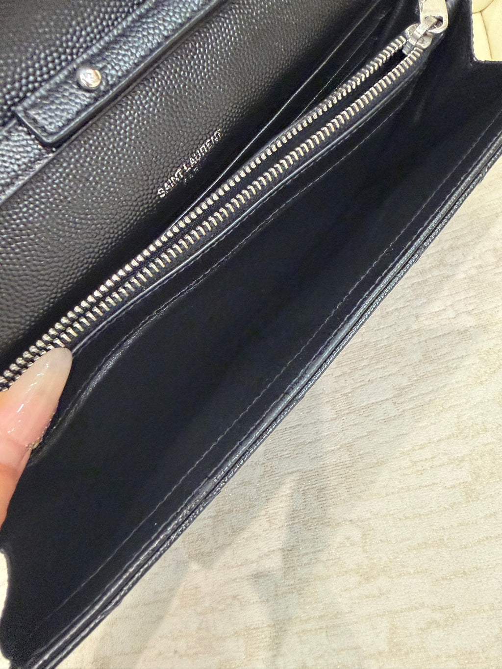 Saint laurent MATELASSE Mini Bag Crossbody 22.5 x 14 x 4 centimeters 377828BOW021000