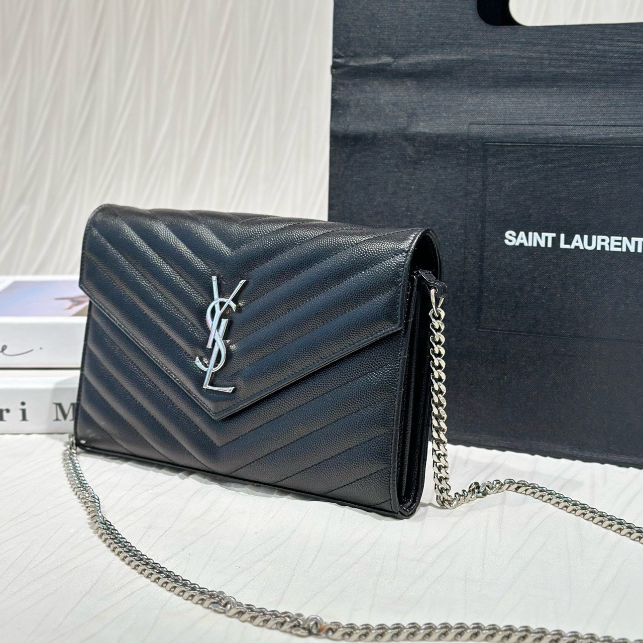 Saint laurent MATELASSE Mini Bag Crossbody 22.5 x 14 x 4 centimeters 377828BOW021000
