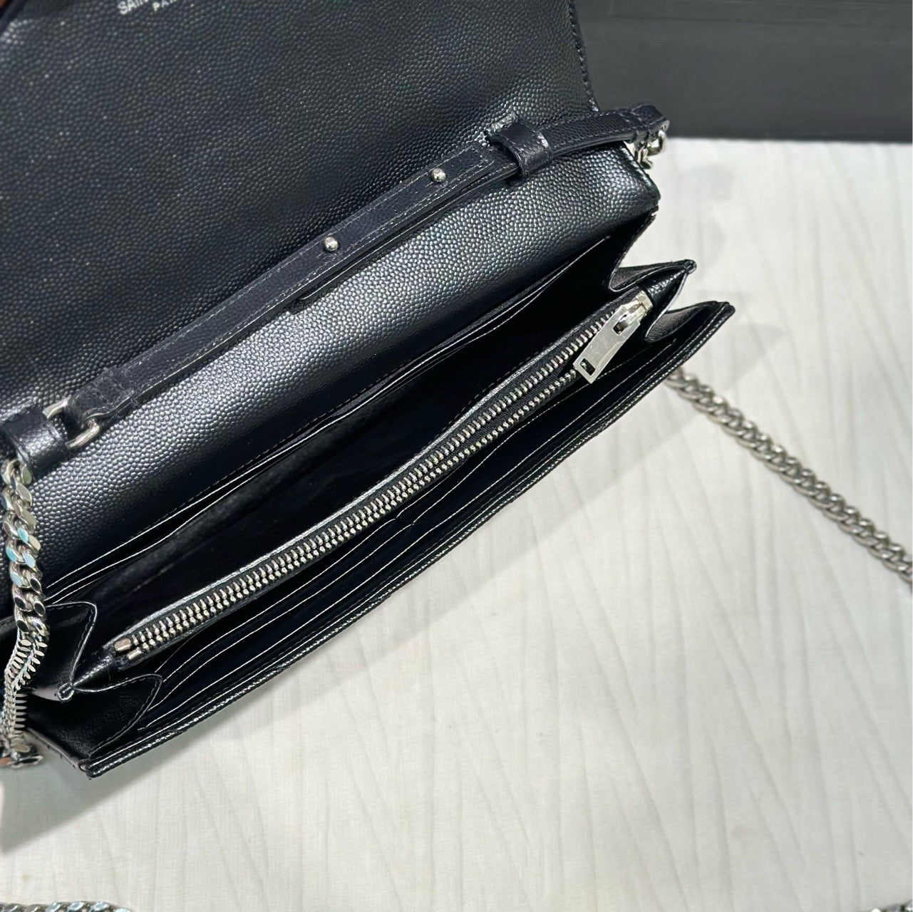 Saint laurent MATELASSE Mini Bag Crossbody 22.5 x 14 x 4 centimeters 377828BOW021000