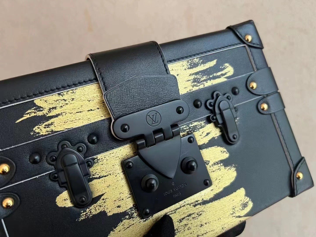 Louis Vuitton Black M54266