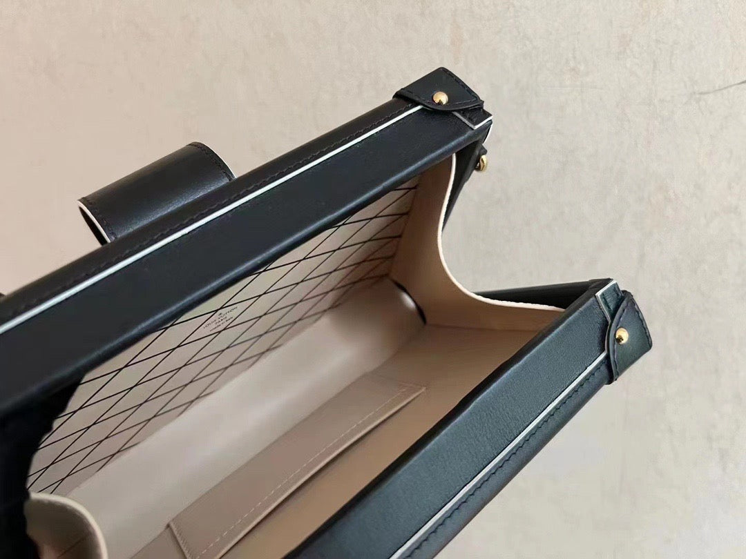 Louis Vuitton Black M54266