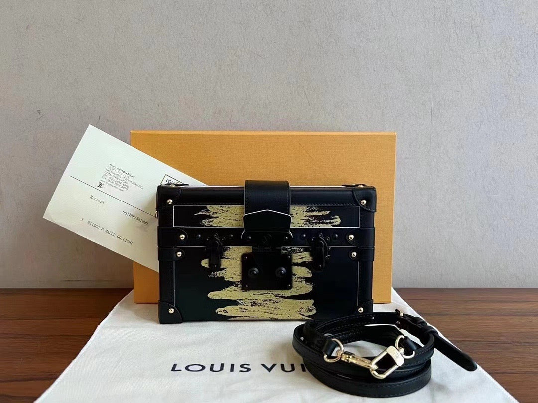 Louis Vuitton Black M54266