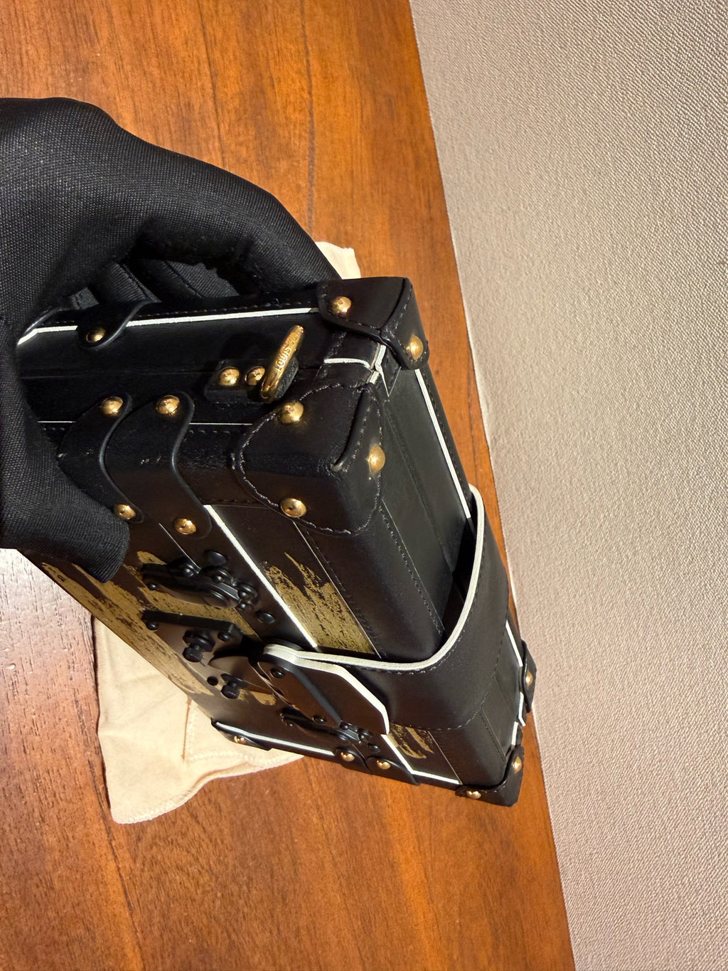 Louis Vuitton Black M54266