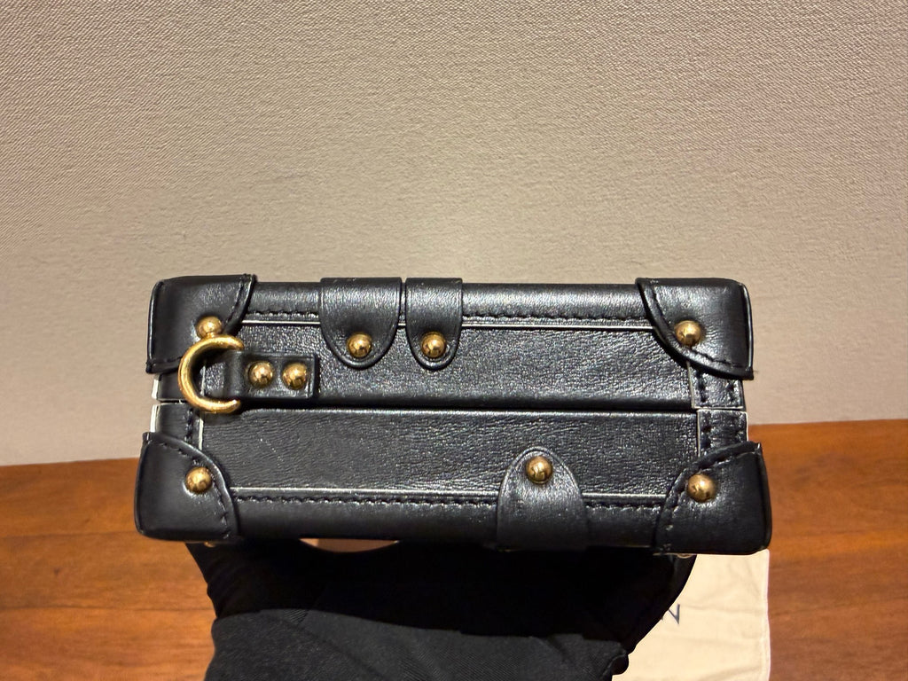 Louis Vuitton Black M54266