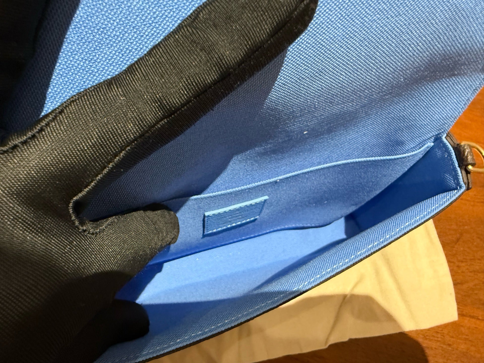 Louis Vuitton M80992