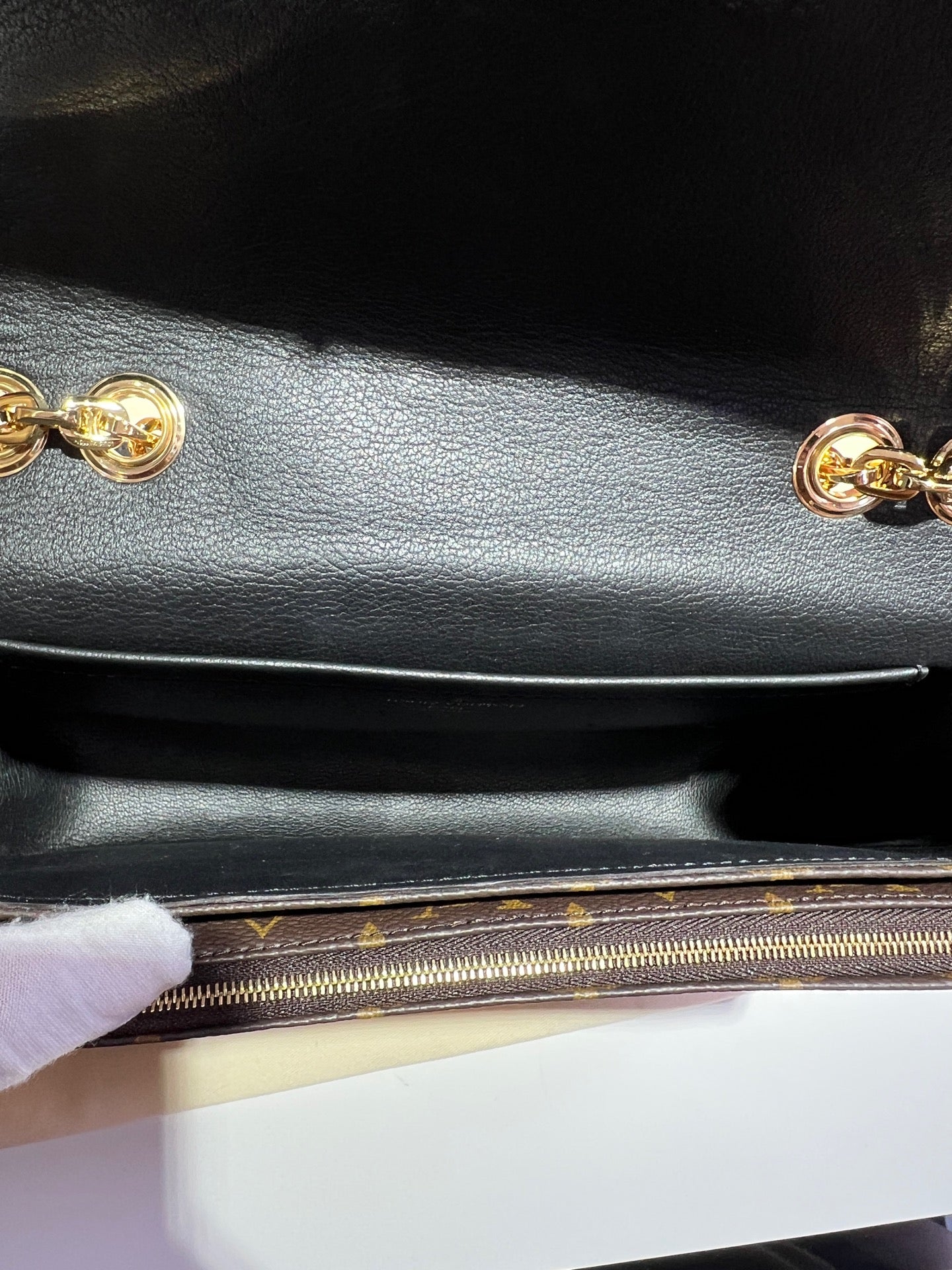 Louis Vuitton Canvas 24.5 x 15 x 6.5 M46126