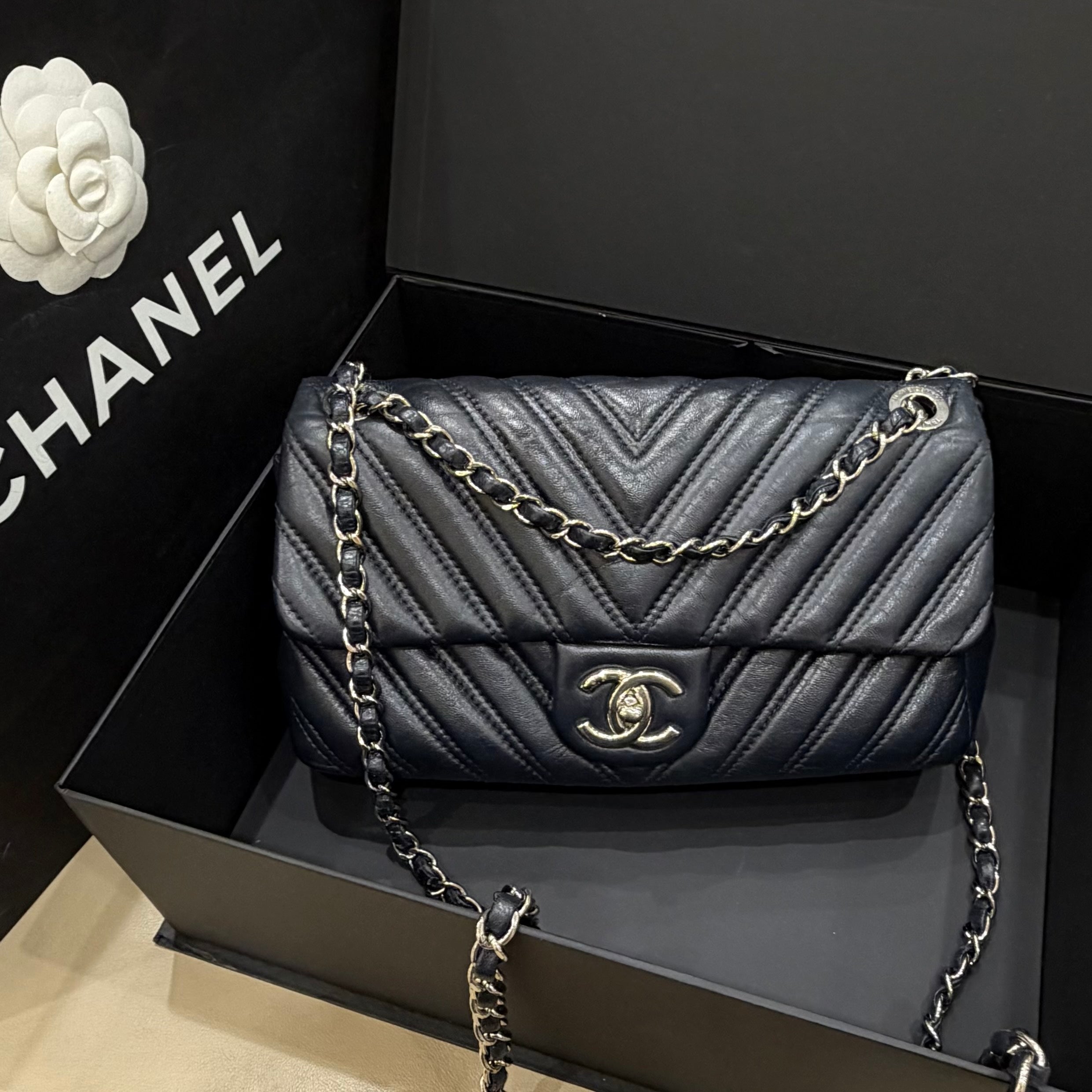 Chanel Classic 11.12 Handbag Blue Crossbody 15.5 × 25.5 × 6.5 A01112Y25539N0901