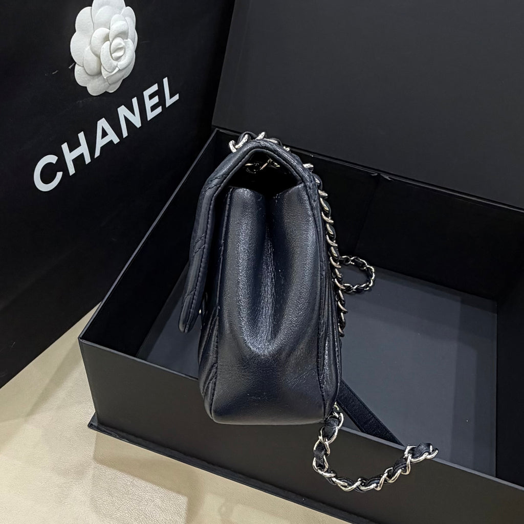 Chanel Classic 11.12 Handbag Blue Crossbody 15.5 × 25.5 × 6.5 A01112Y25539N0901