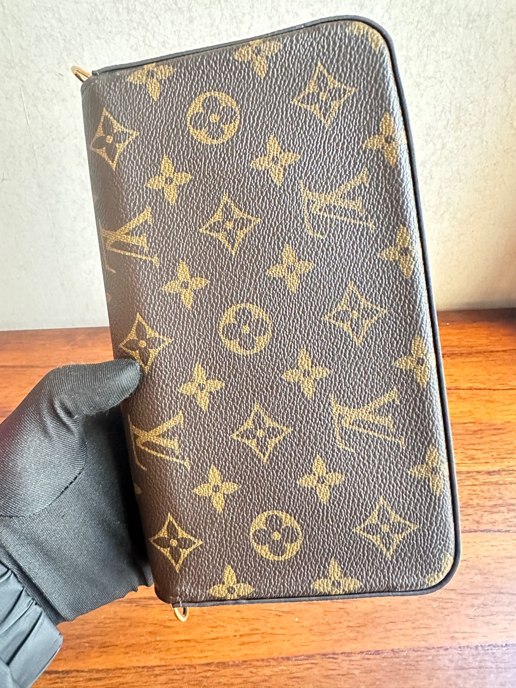 Louis Vuitton M80859