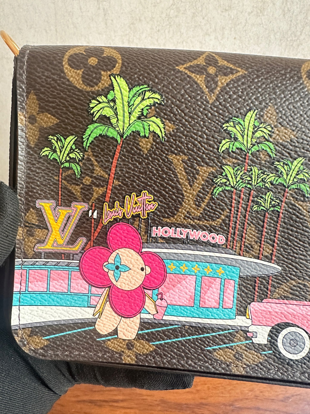 Louis Vuitton M80859